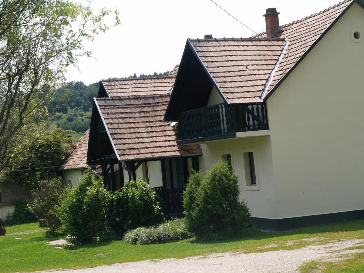 Panzio-Kemping Bekoelce Exterior photo